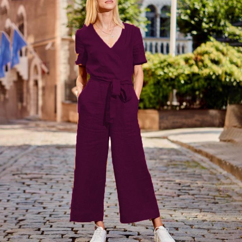 Fashion trends for women: jumpsuit with feminine design