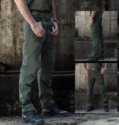 Multifunctional, waterproof trousers for tactical use