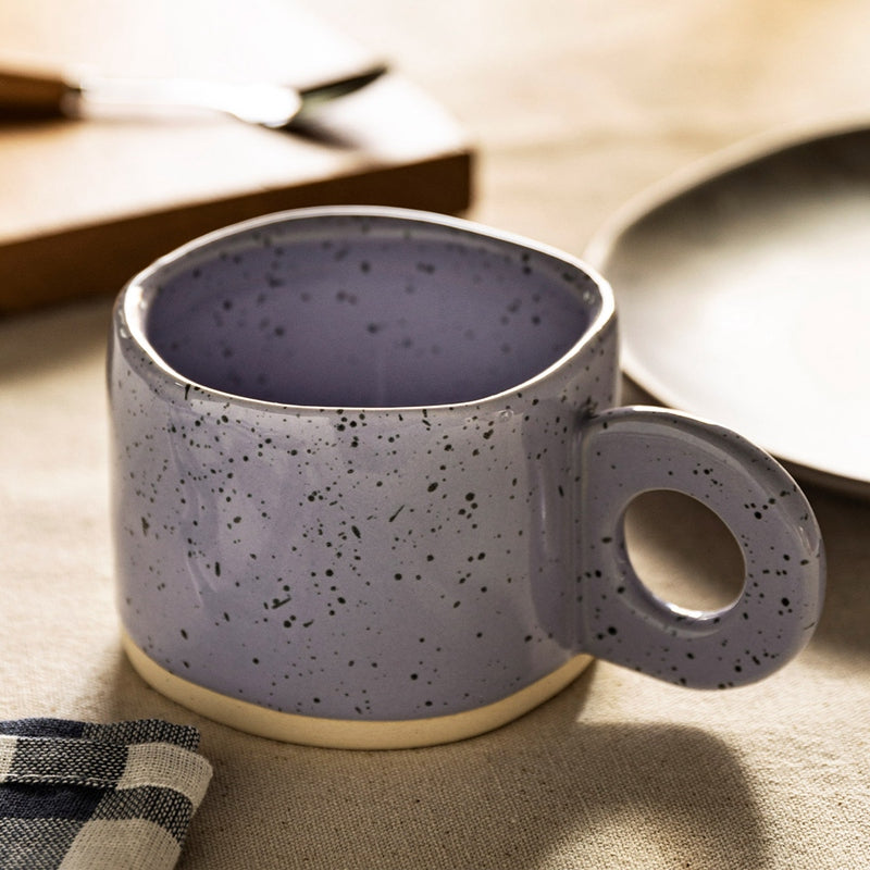 Design cups in porcelain