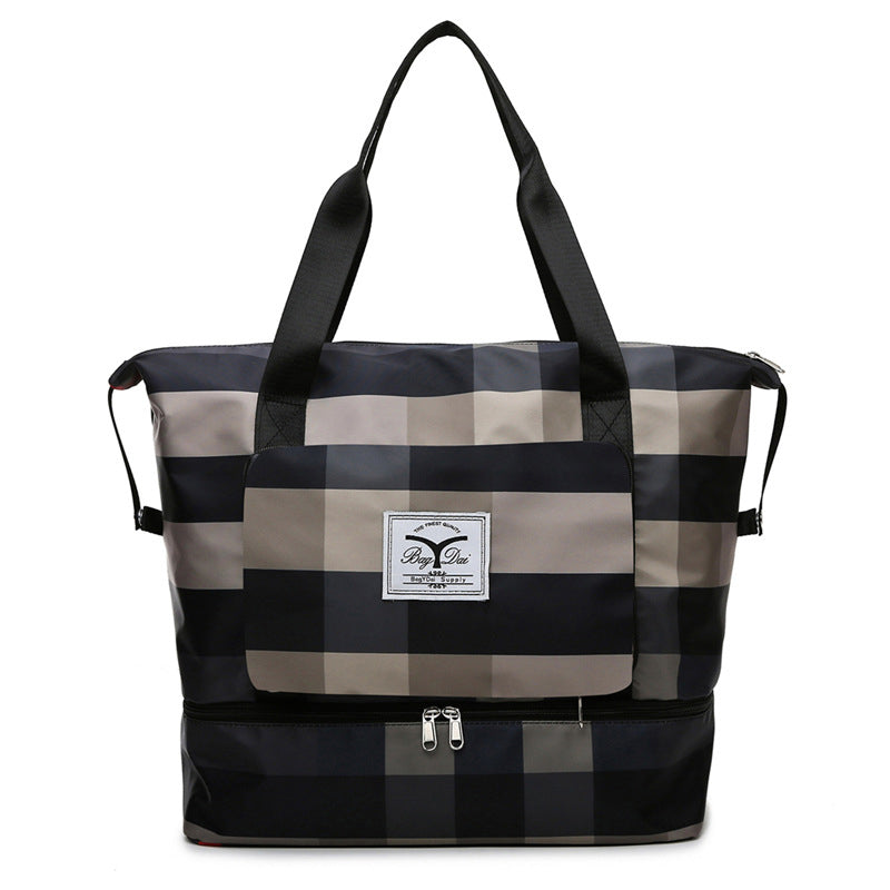 Shoulder bag with large capacity - travel-ready and space-saving