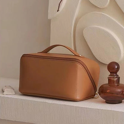 Make-up bag with large capacity for travel