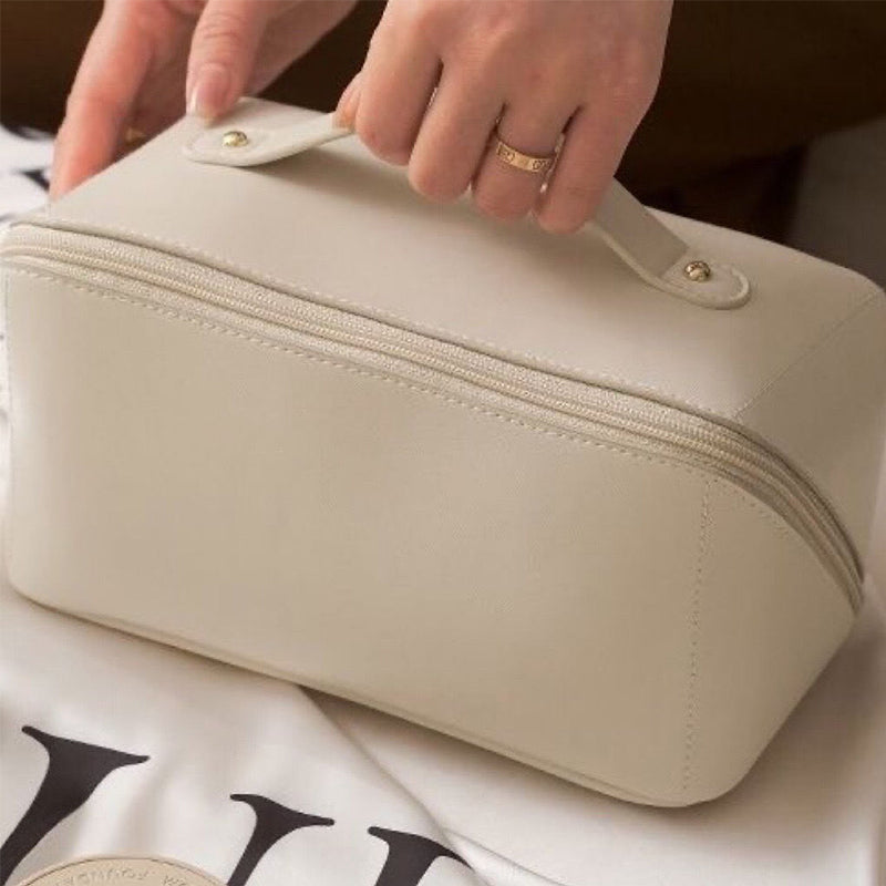 Make-up bag with large capacity for travel