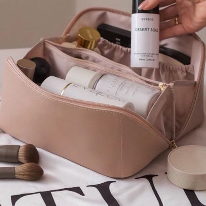 Make-up bag with large capacity for travel