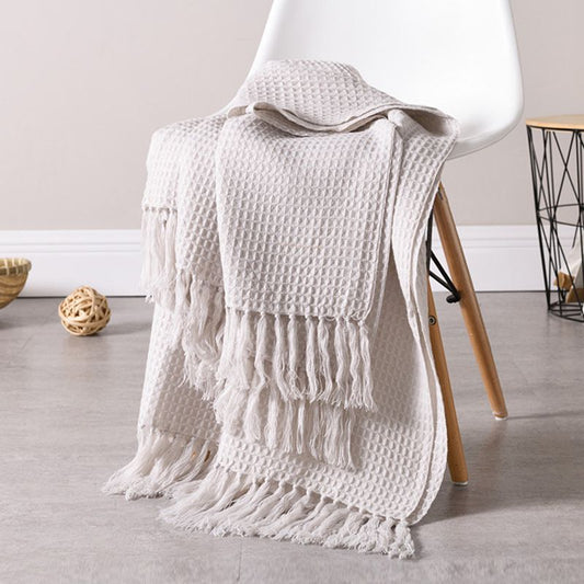 Knitted blanket in a simple design