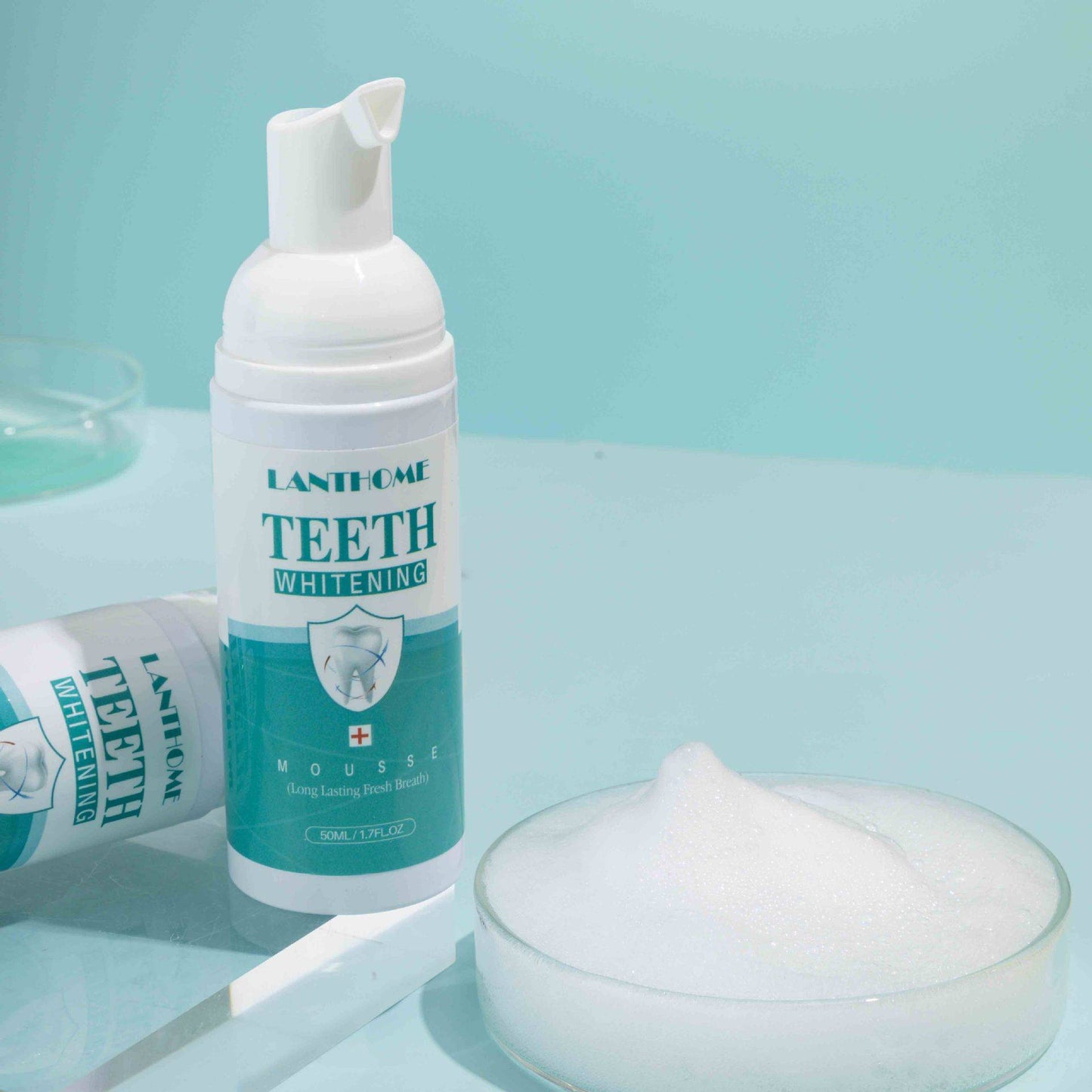Teeth whitening foam for long-lasting fresh breath