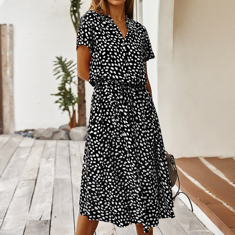 V-neck dress with dots - ideal for summer