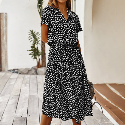 V-neck dress with dots - ideal for summer