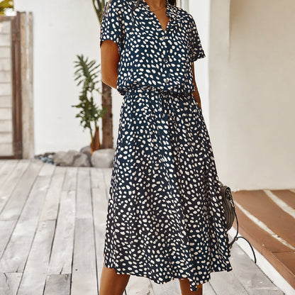 V-neck dress with dots - ideal for summer