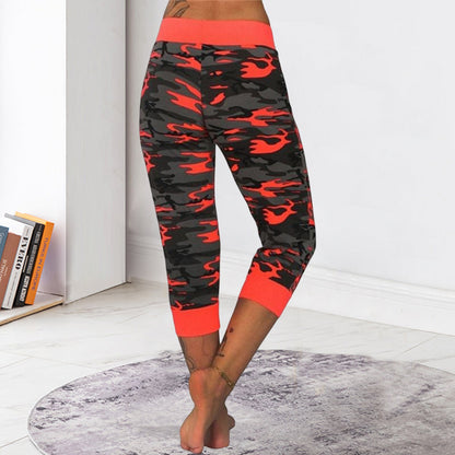 Yoga pants with camouflage print: comfort and style in one